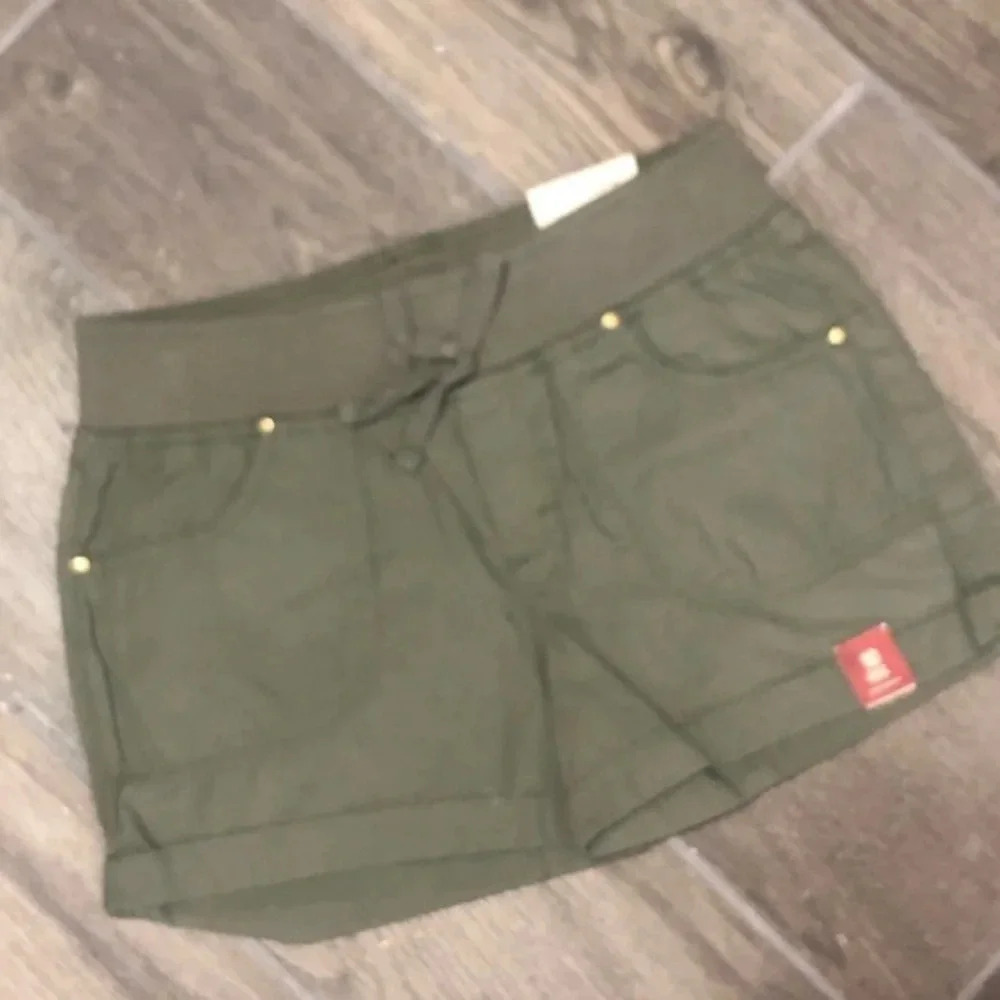 Girls olive green Arizona shorts